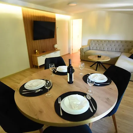 Mia Casa Deluxe Apartament *